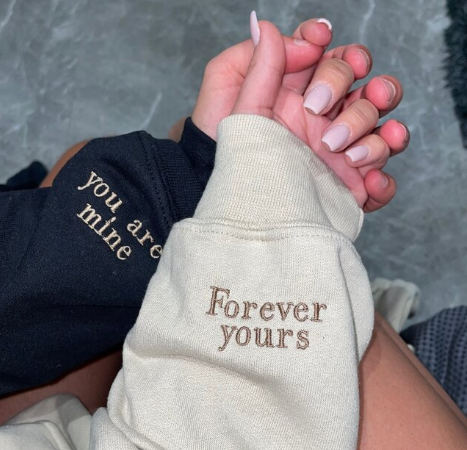Paar, Freund, Familie, Geschenk！Römische Ziffern, individuell besticktes T-Shirt/Sweart/Hoodie【Bestellmenge für Paare: 2 Stück】